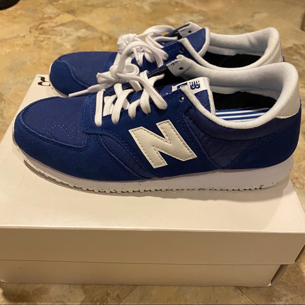 New Balance: 420 Sneakers
